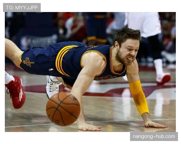 拉梅洛挡拆制造错位提升助攻对比库里更偏无球牵制